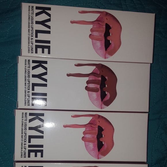 Kylie Cosmetics lip kits - Picture 1 of 2